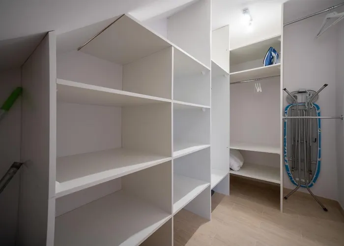 Trevilles - Kafka Apartment