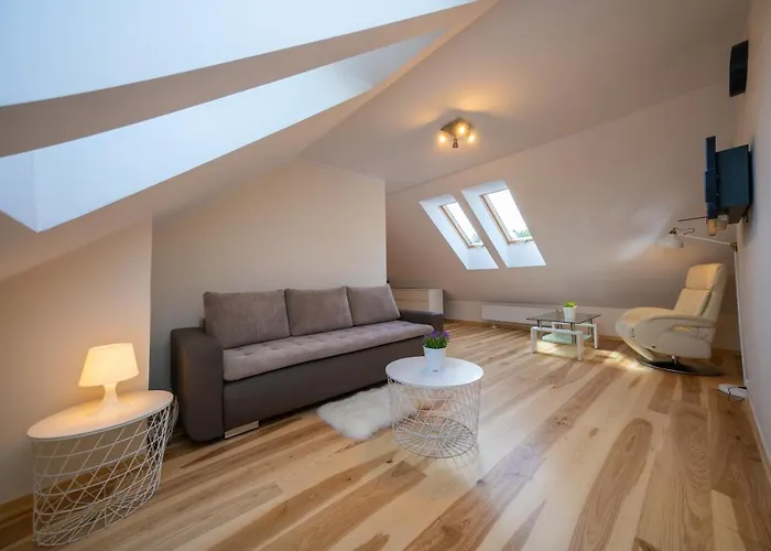 Trevilles - Kafka Apartment *